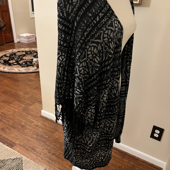 Free People Patterned Kimono Cardigan. Great pattern, cute and versatile. Sz L - Picture 5 of 11